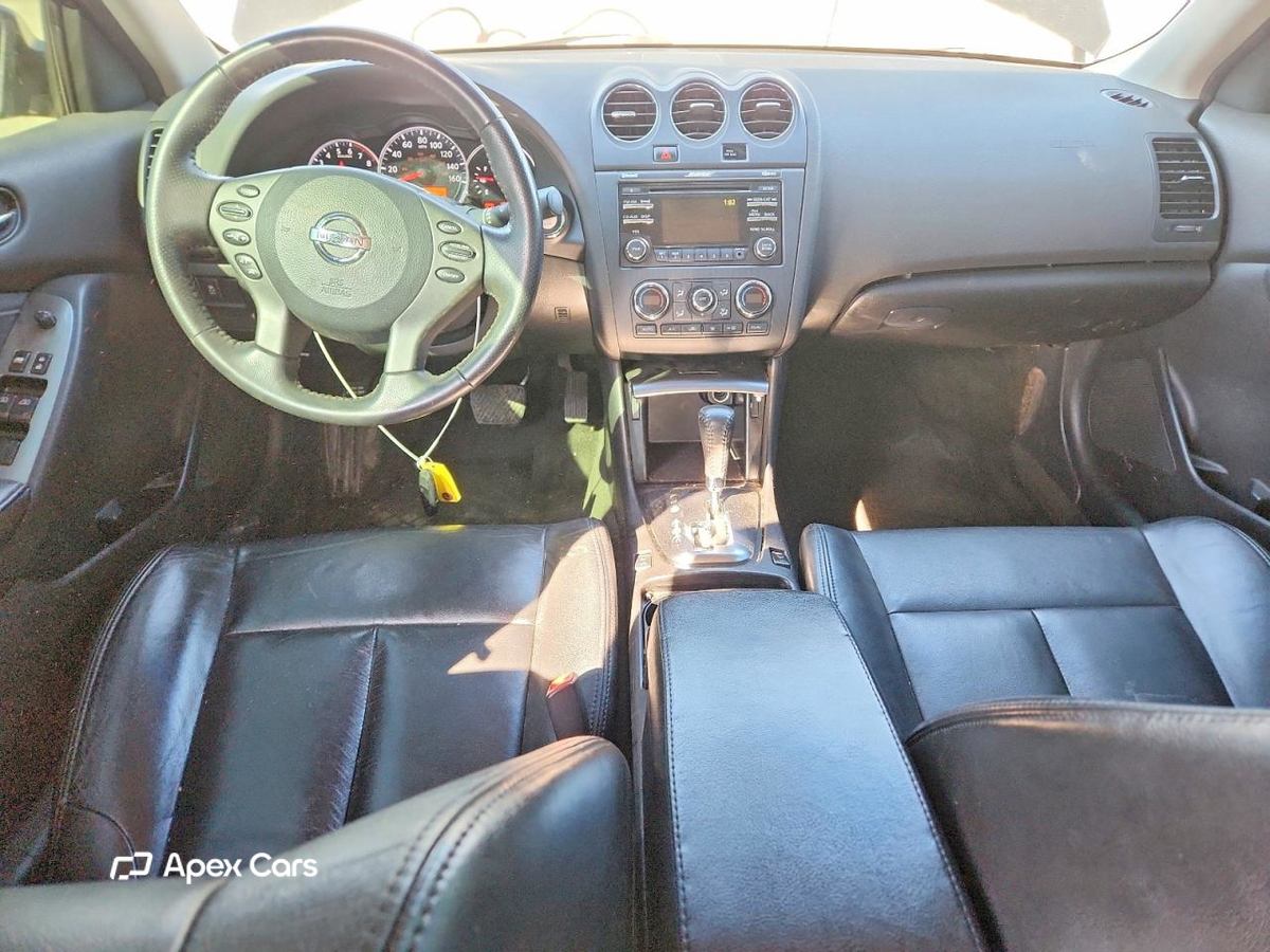 Nissan Altima 2012