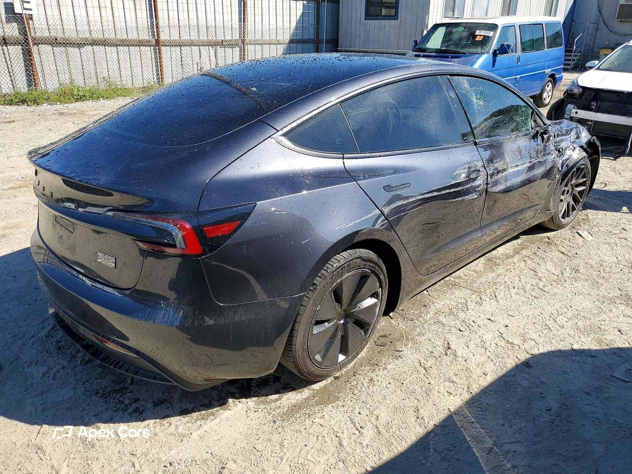 Tesla Model 3 2024