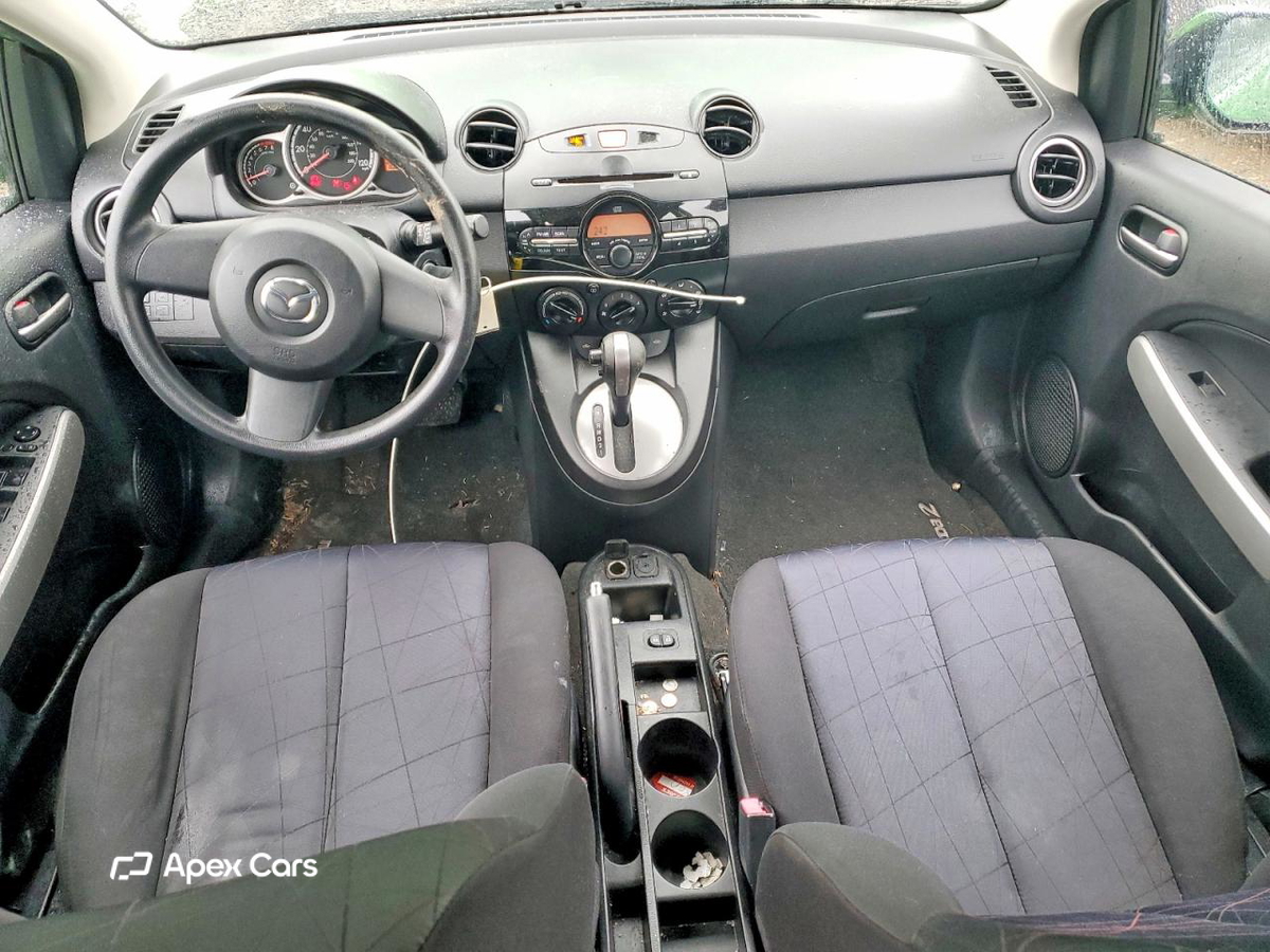Mazda 2 2011