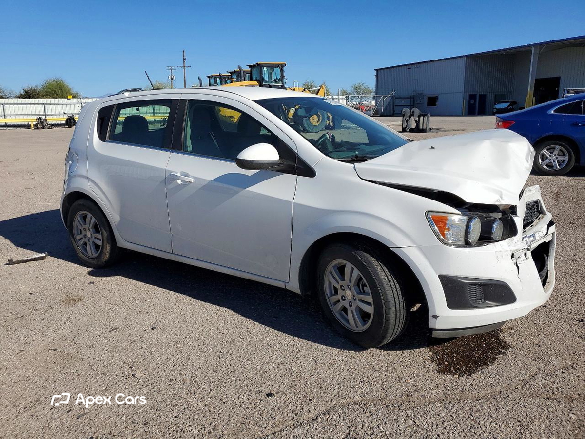 Chevrolet Sonic 2015