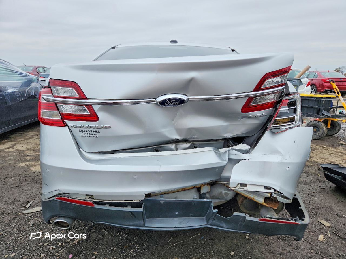 Ford Taurus 2015