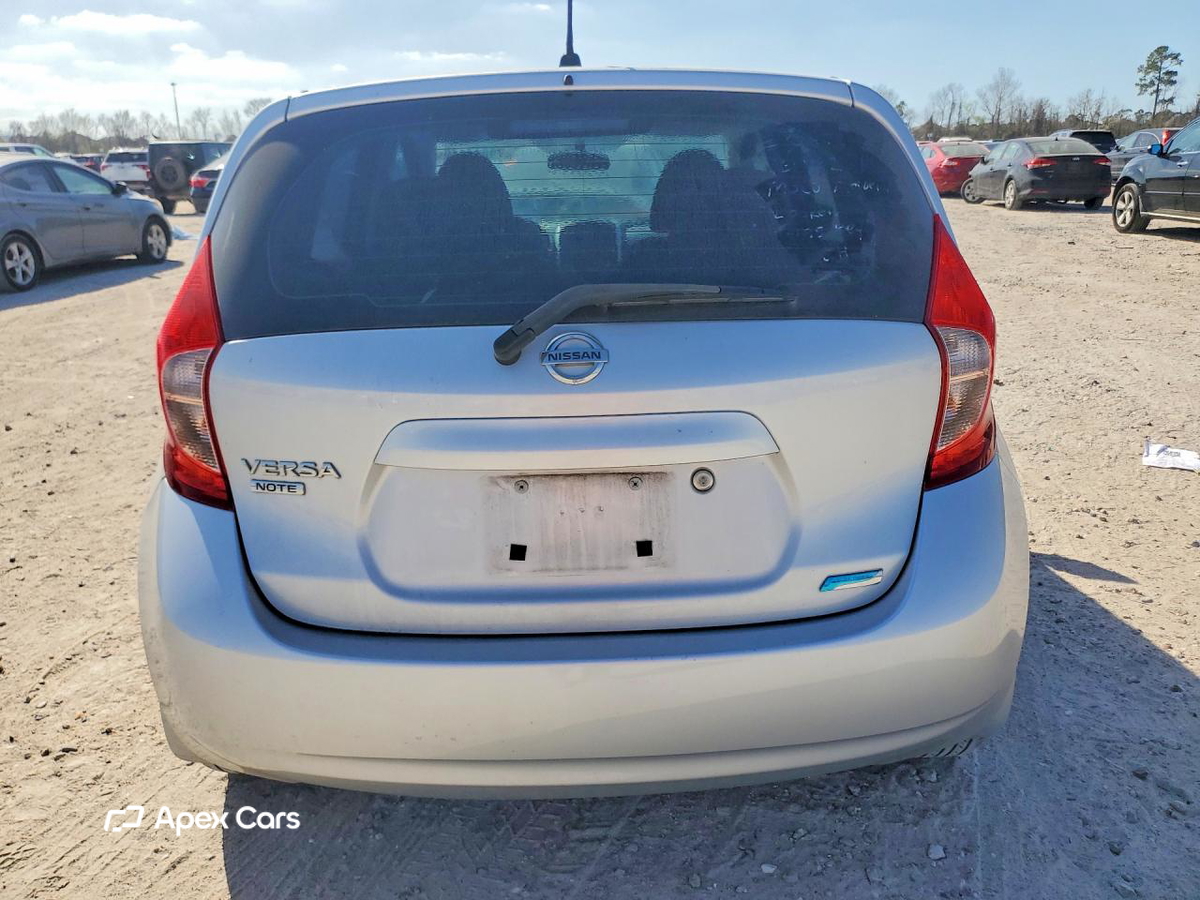 Nissan Versa 2015