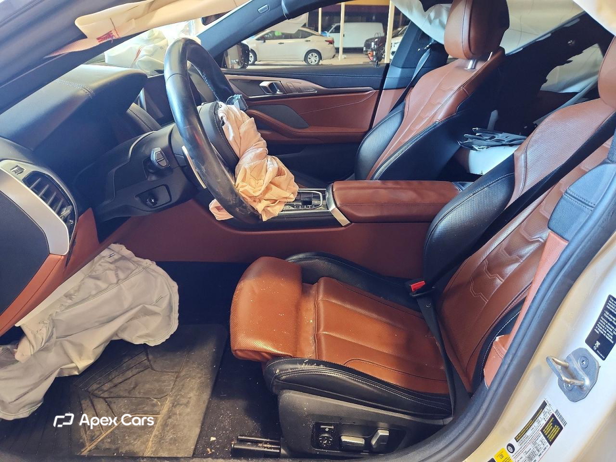 BMW Series 8 2022