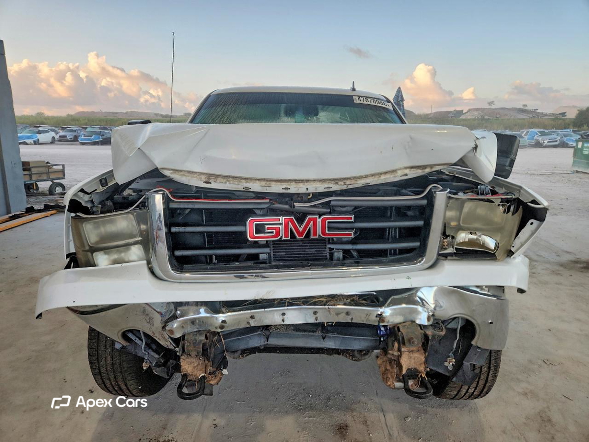 GMC Sierra 2011