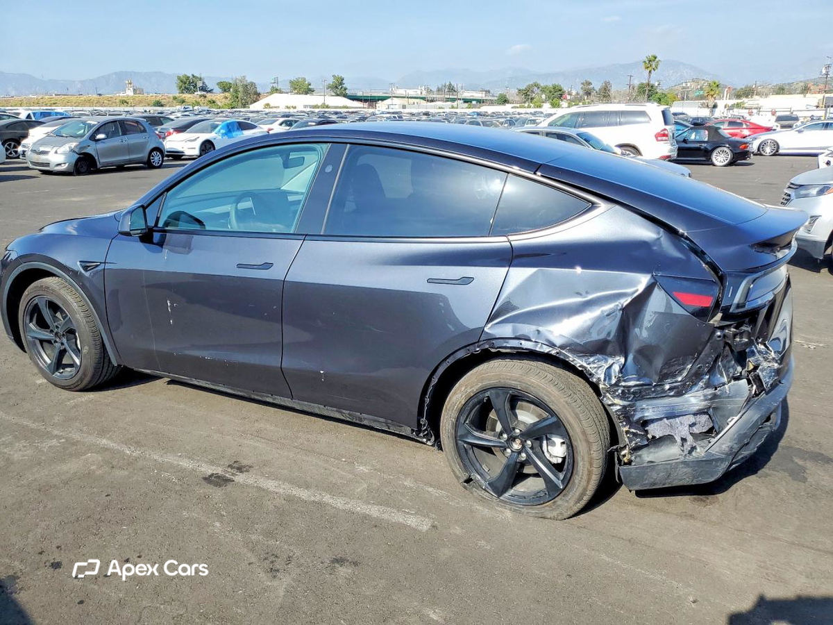 Tesla Model Y 2026