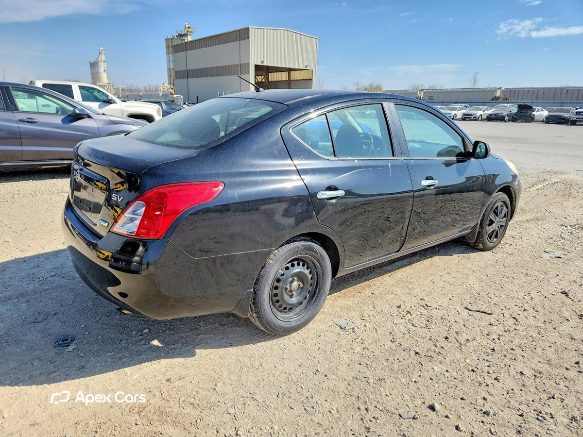 Nissan Versa 2012