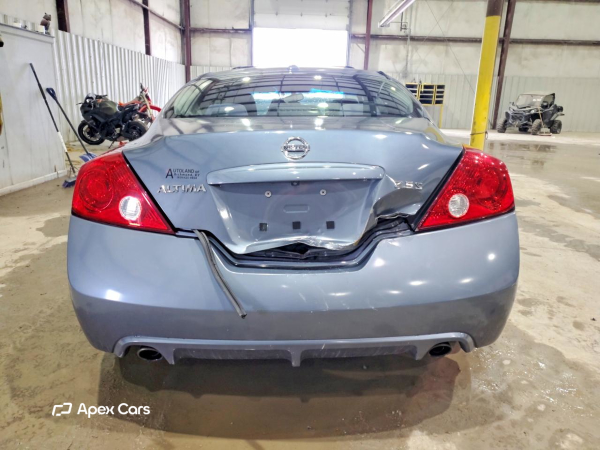Nissan Altima 2010