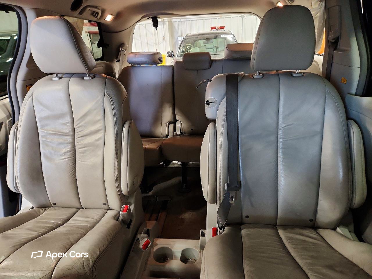 Toyota Sienna 2011