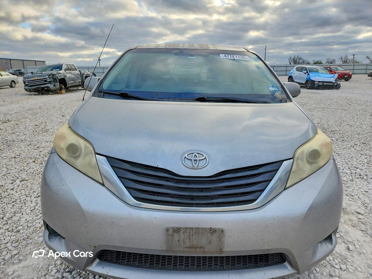 Toyota Sienna 2012