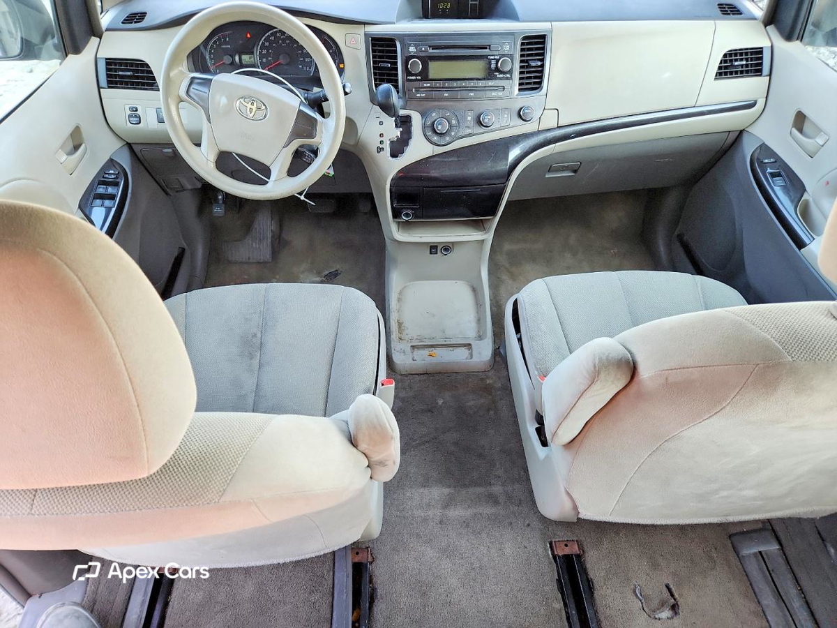 Toyota Sienna 2012