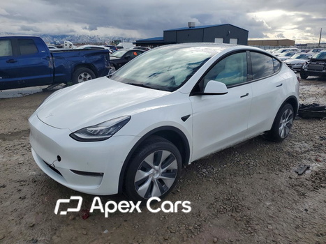 Tesla Model Y 2021 - Image 1 of 13