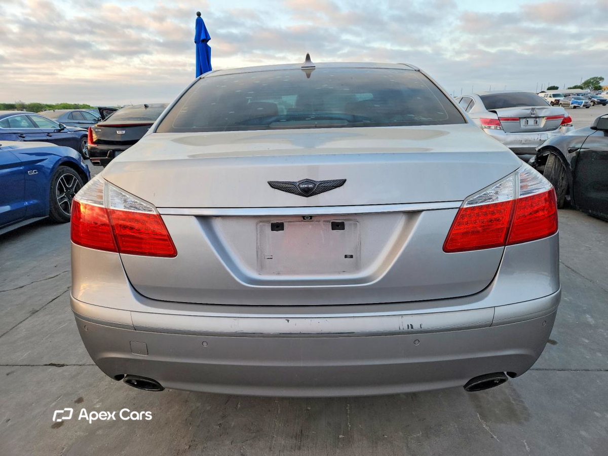 Hyundai Genesis 2010