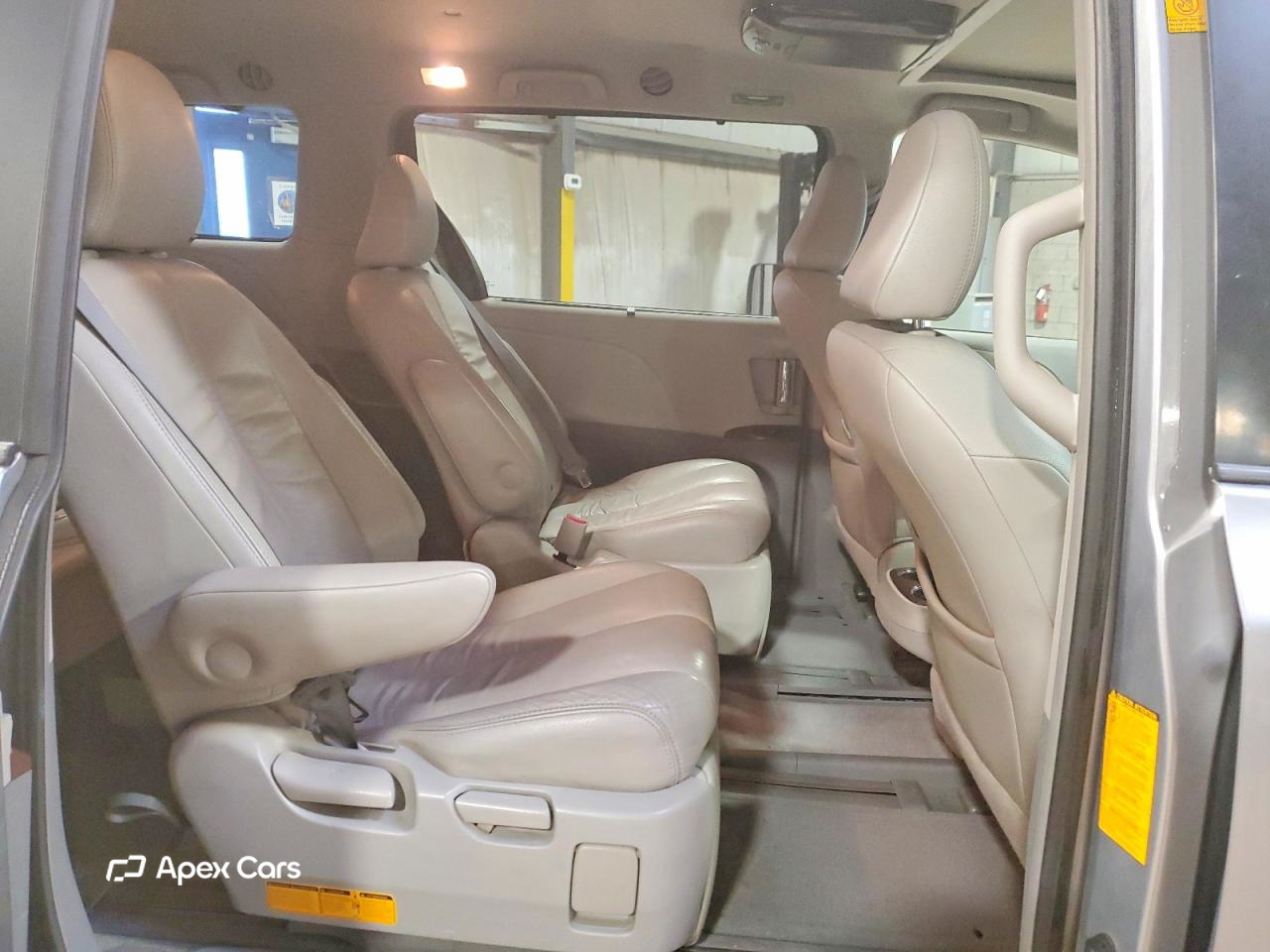Toyota Sienna 2012