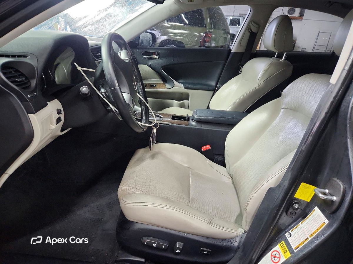 Lexus IS 2011