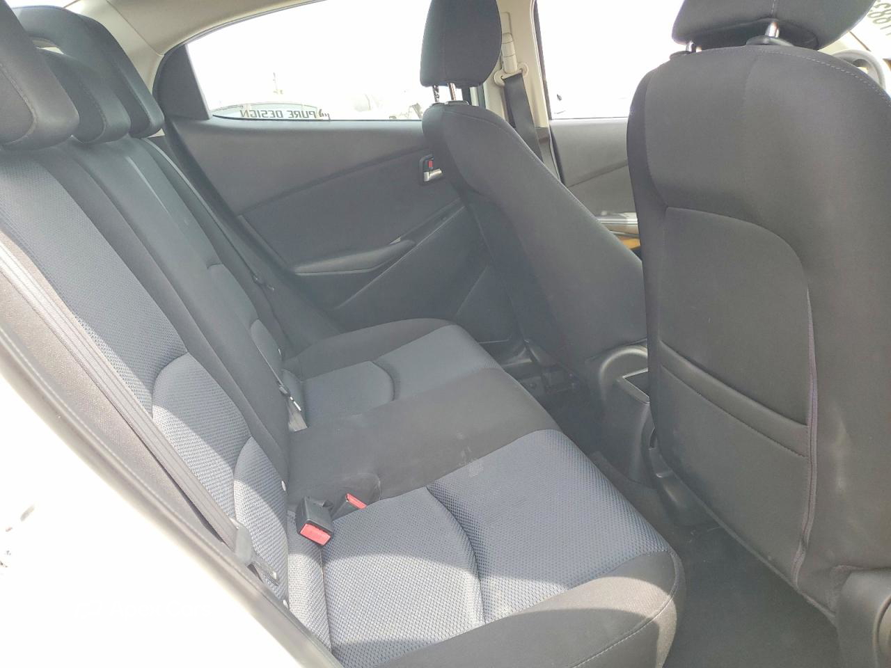 Scion iA 2016