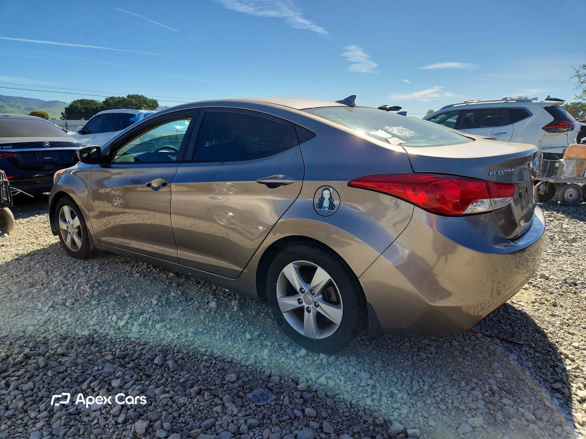 Hyundai Elantra 2013