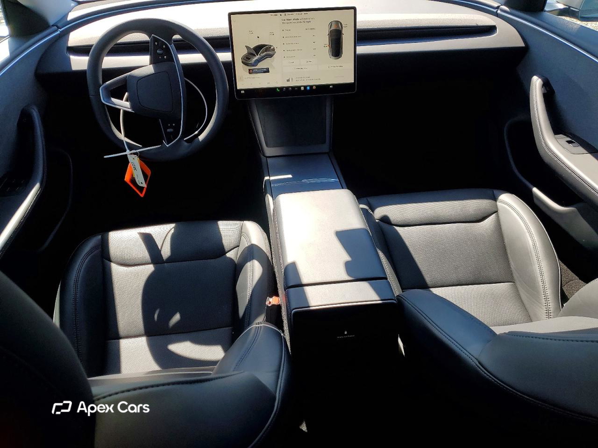 Tesla Model 3 2024