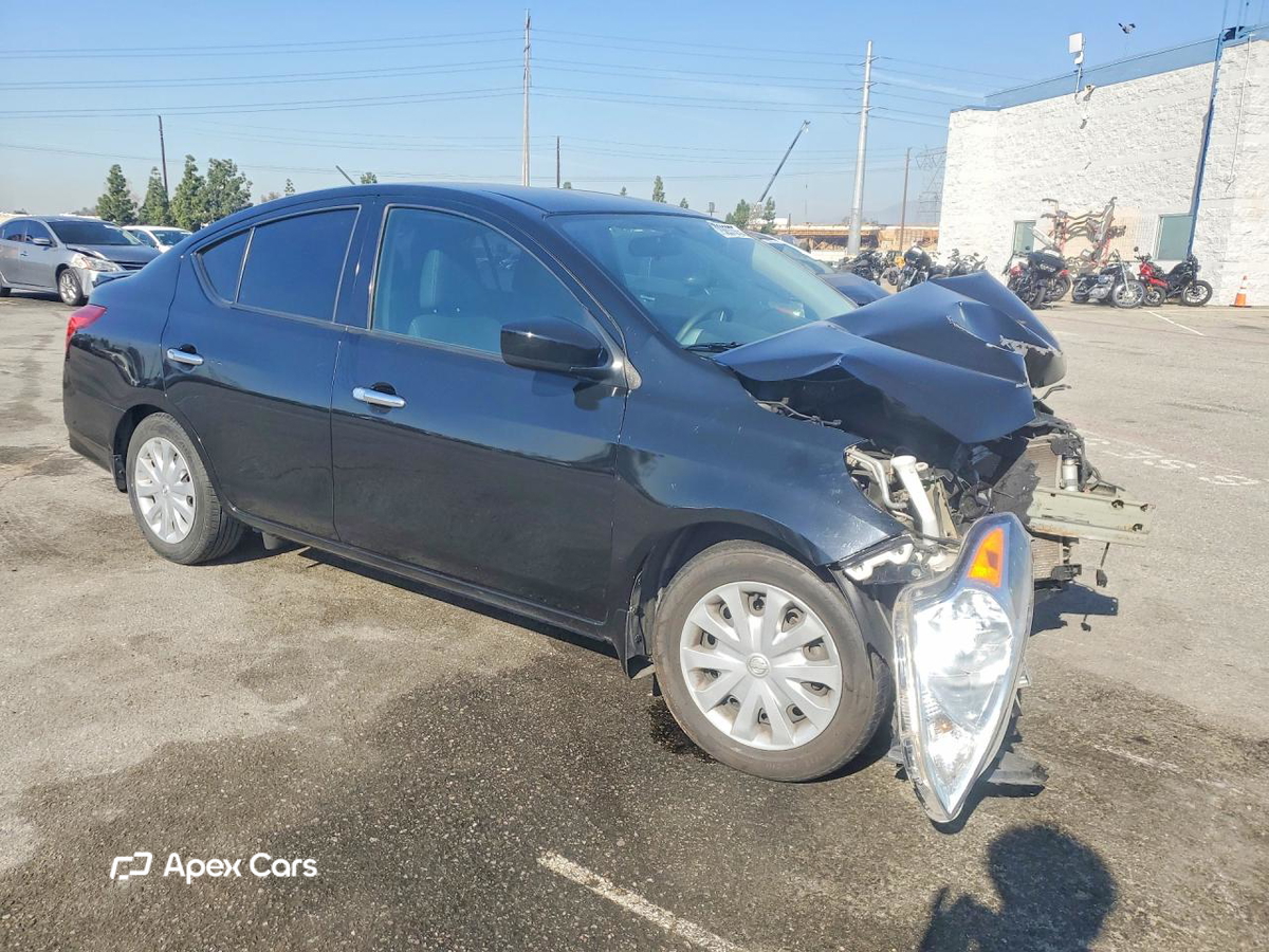 Nissan Versa 2018