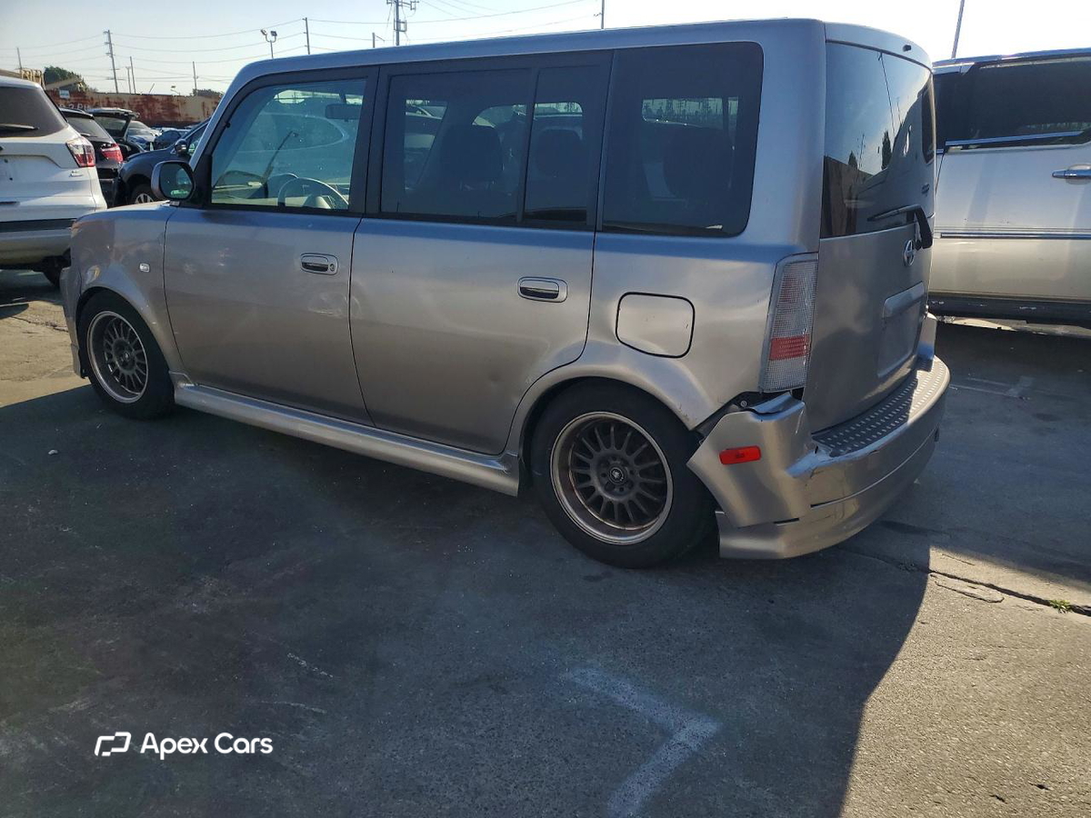 Scion xB 2005