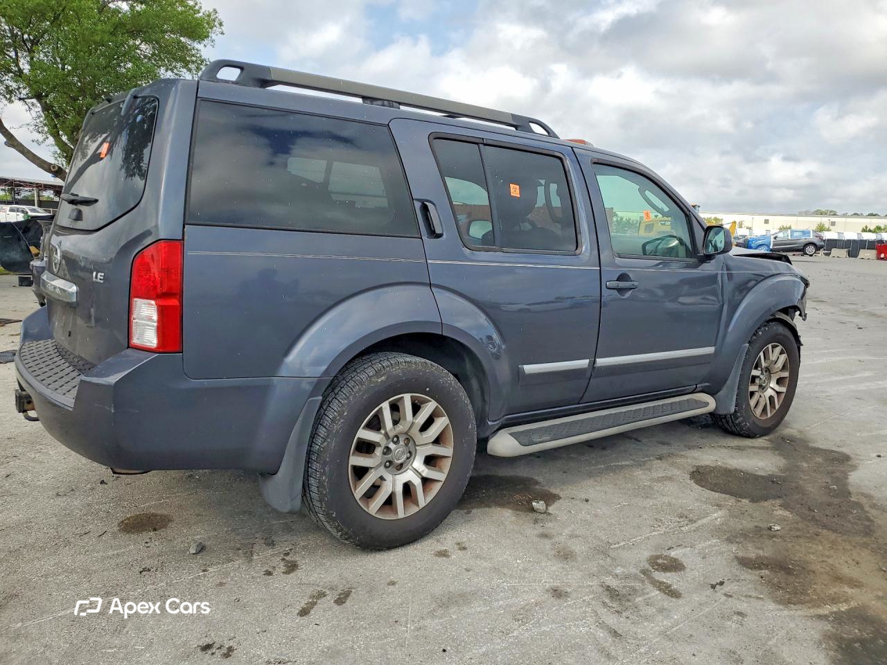 Nissan Pathfinder 2011