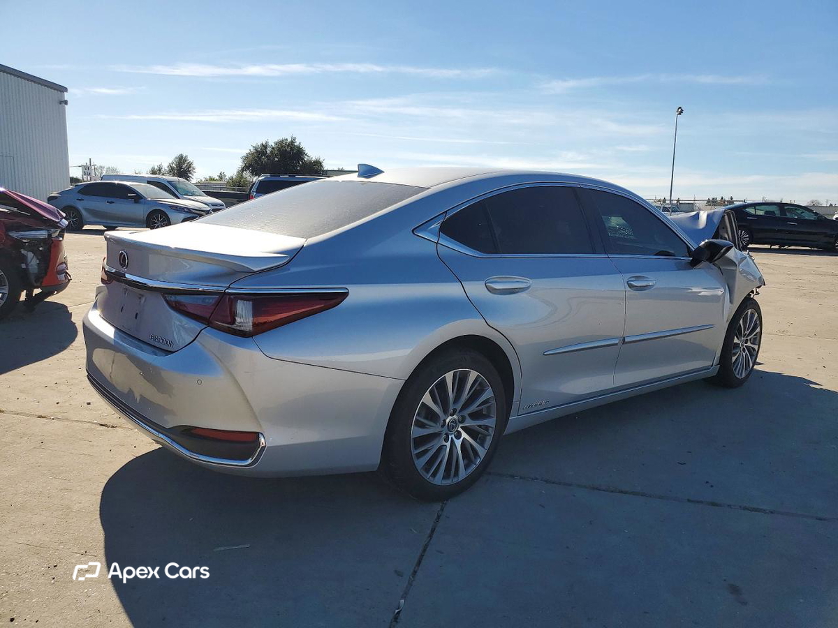 Lexus ES 2020