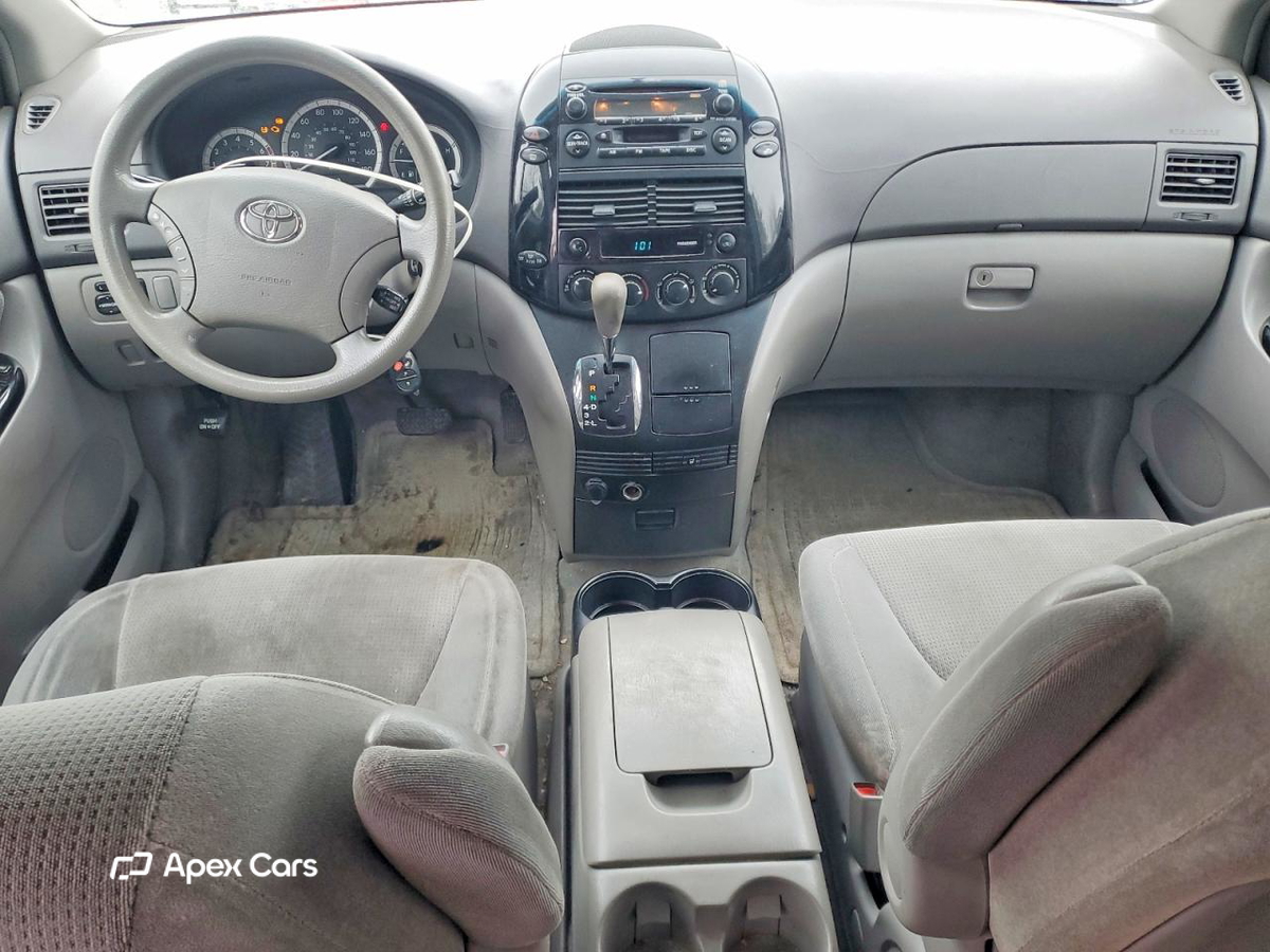 Toyota Sienna 2004