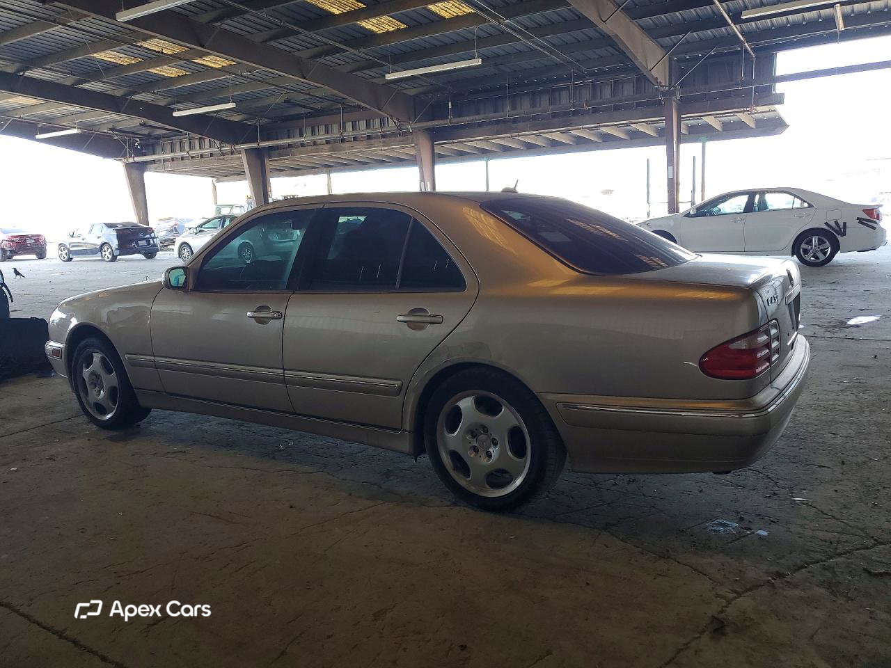 Mercedes-Benz  2001