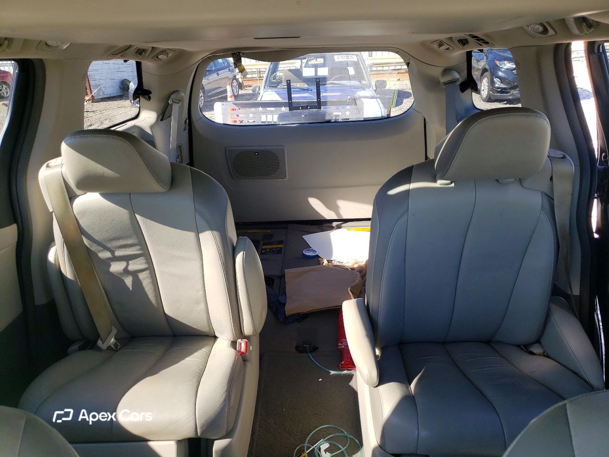 Toyota Sienna 2013