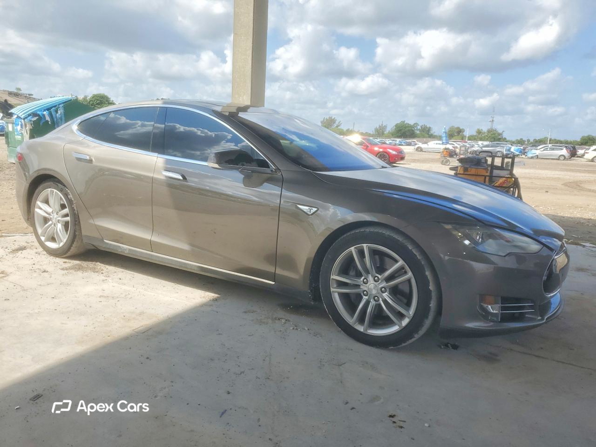 Tesla Model S 2016