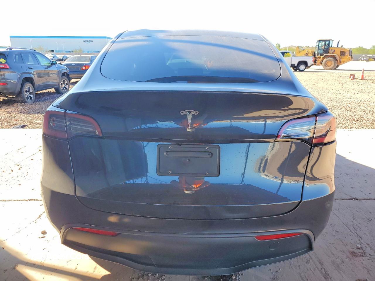 Tesla Model Y 2025