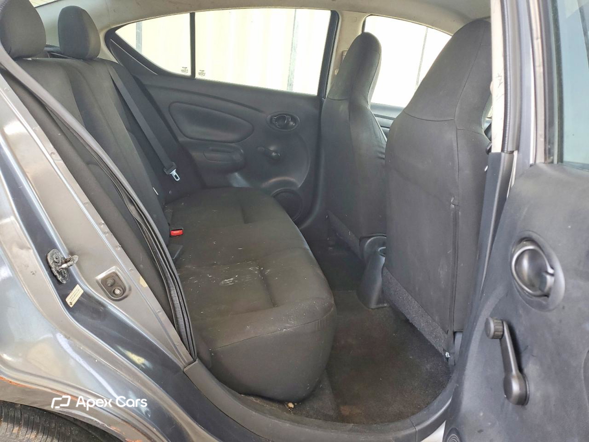 Nissan Versa 2016
