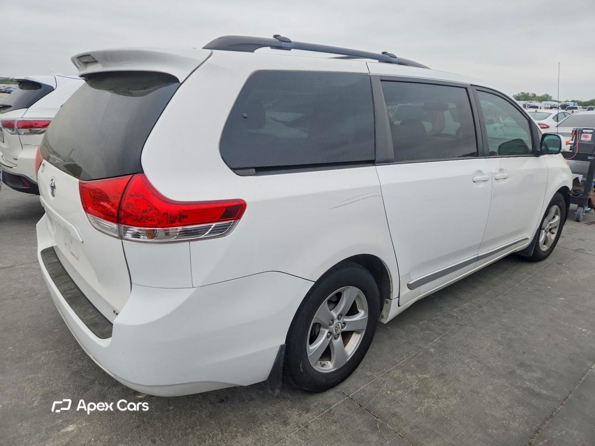 Toyota Sienna 2012