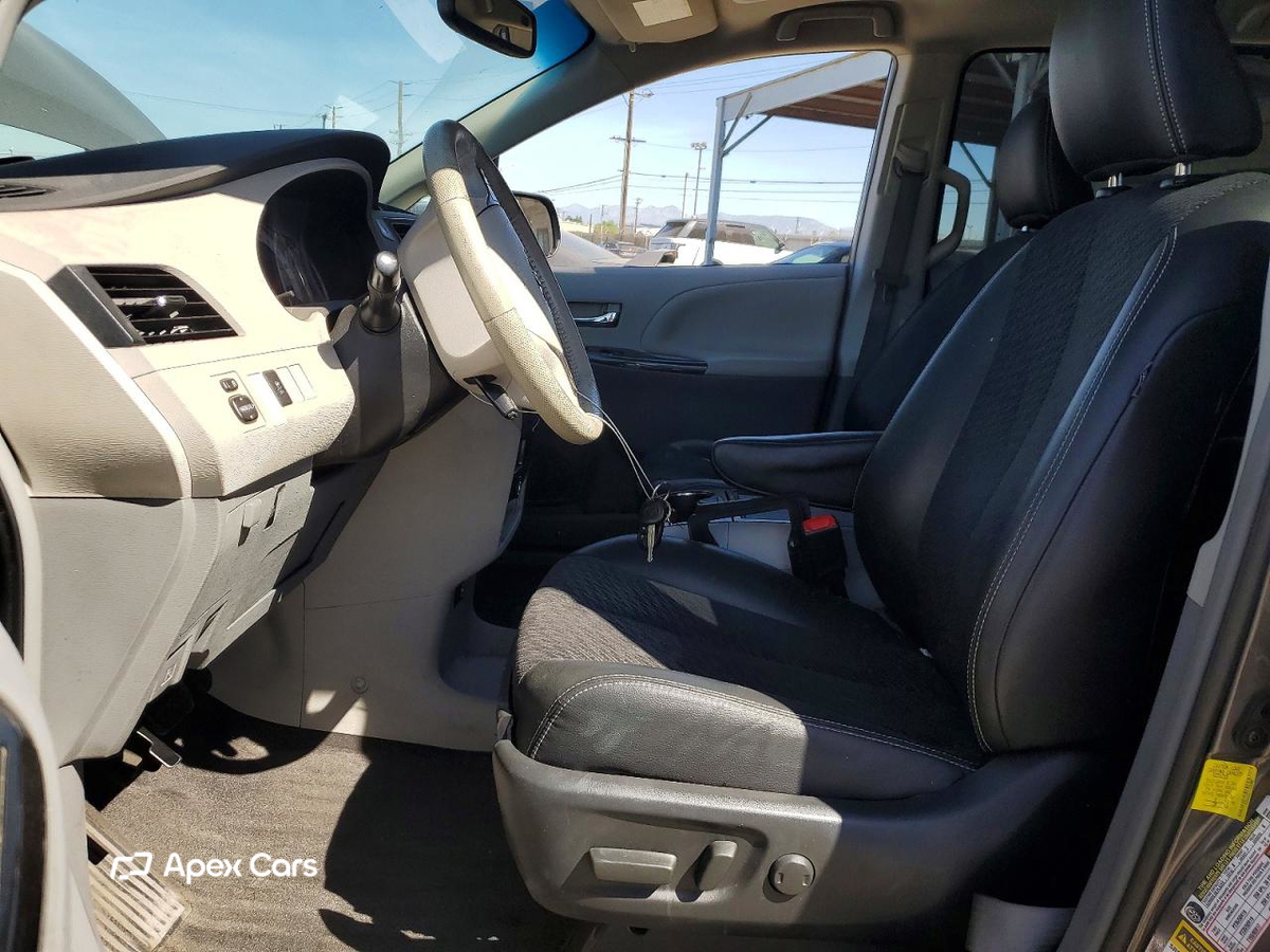 Toyota Sienna 2012