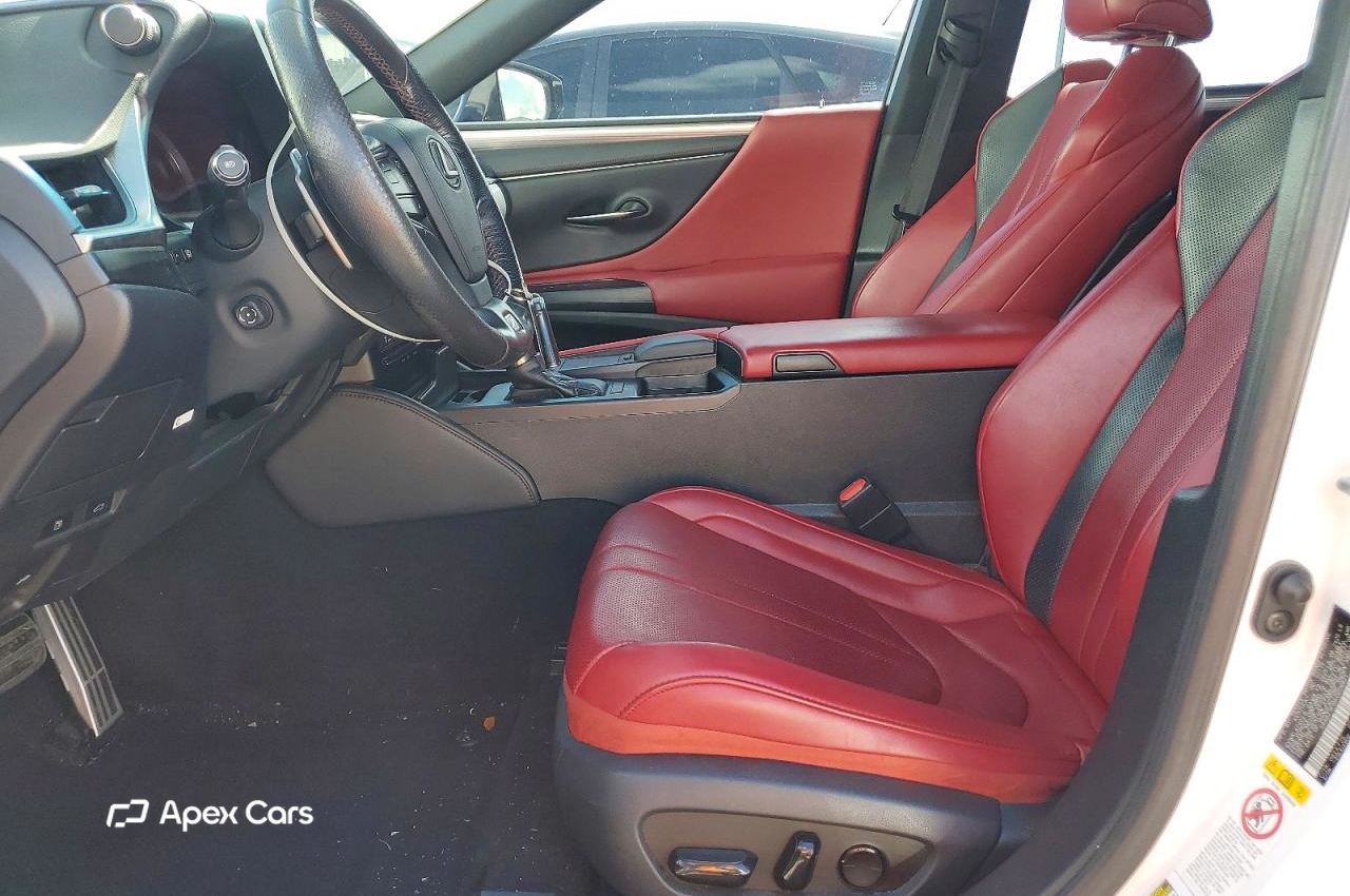 Lexus ES 2019