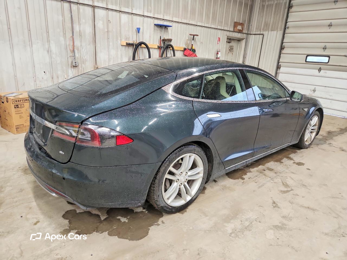 Tesla Model S 2014
