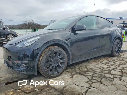Tesla Model Y 2021 - Image 1 of 12