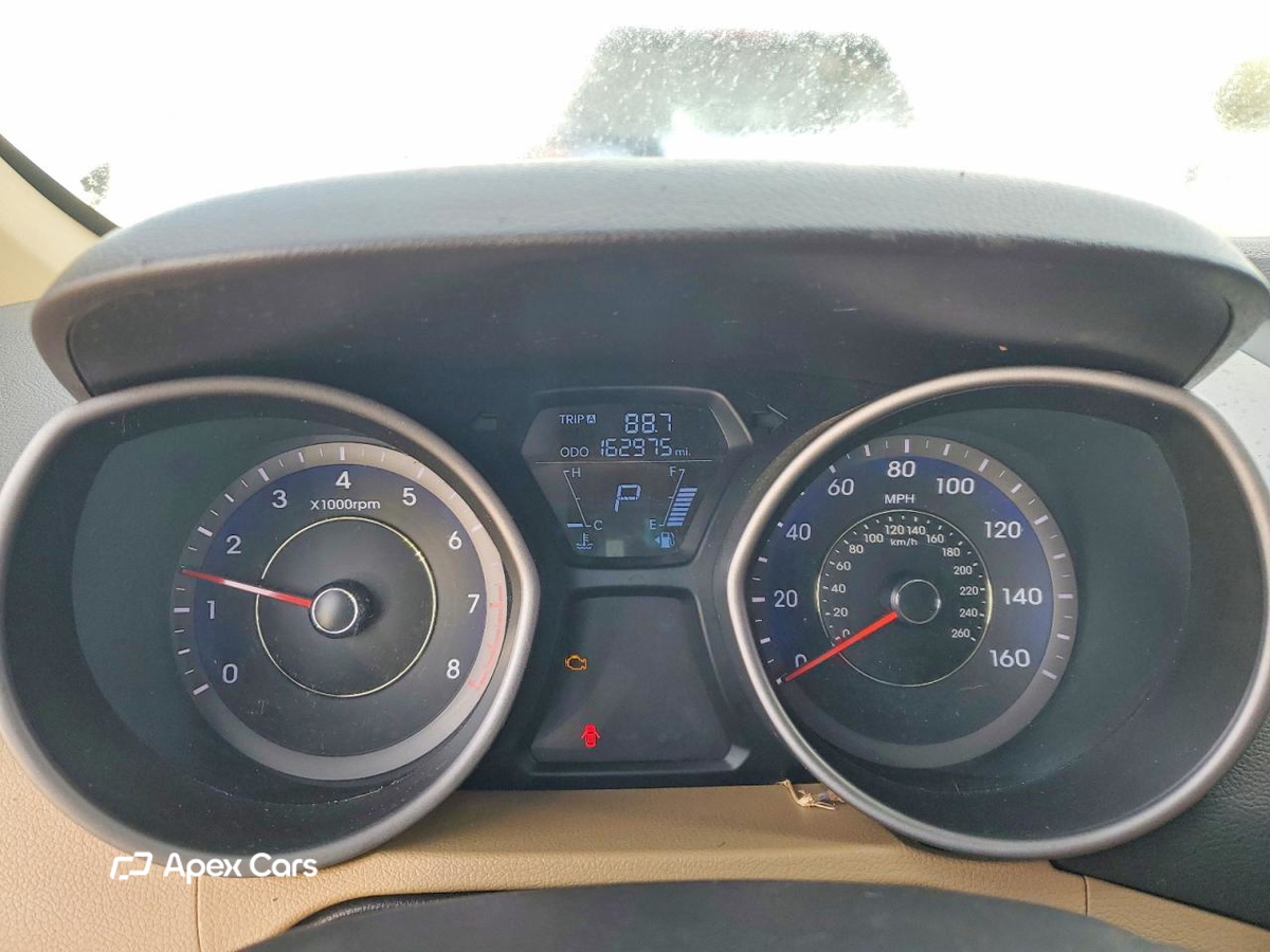 Hyundai Elantra 2012
