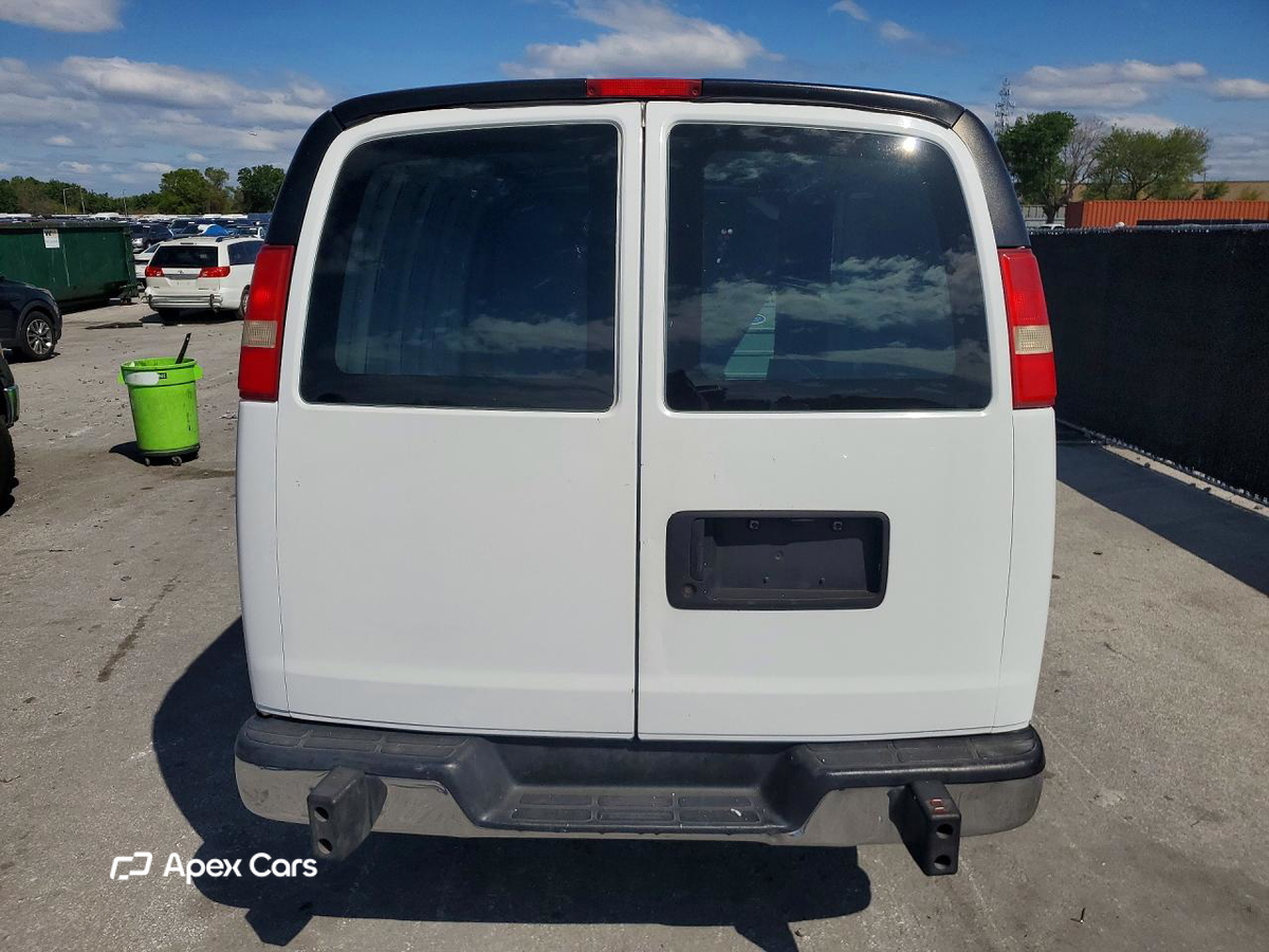 GMC Savana 2015