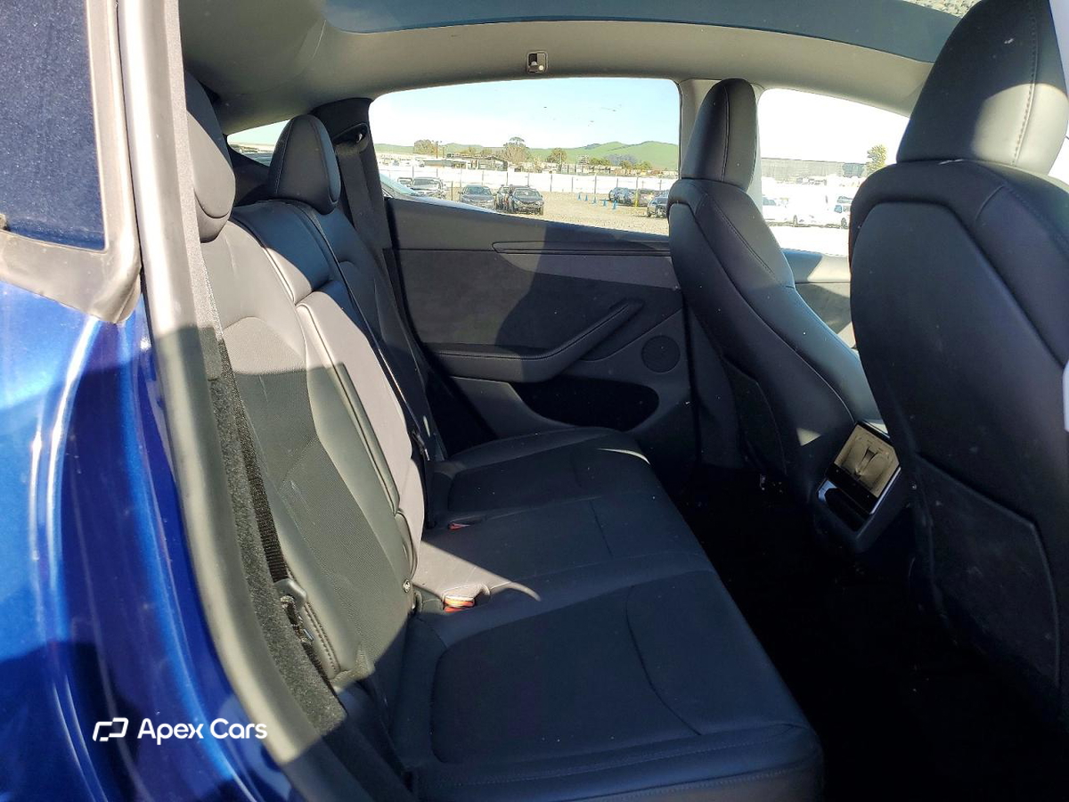 Tesla Model Y 2026
