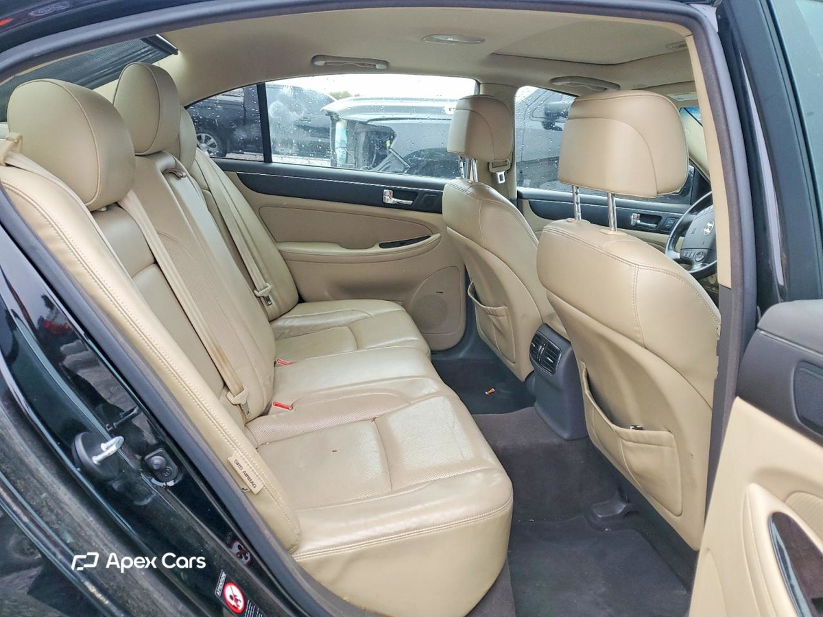 Hyundai Genesis 2011