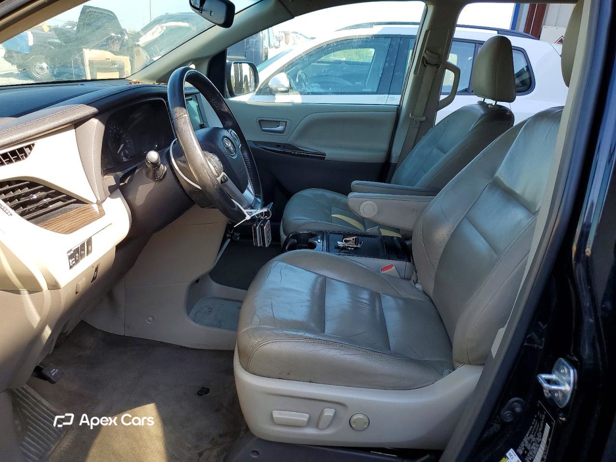 Toyota Sienna 2016