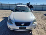 Nissan  2002