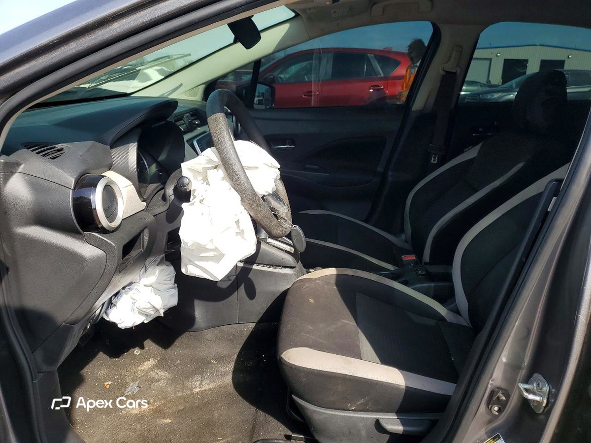 Nissan Versa 2021