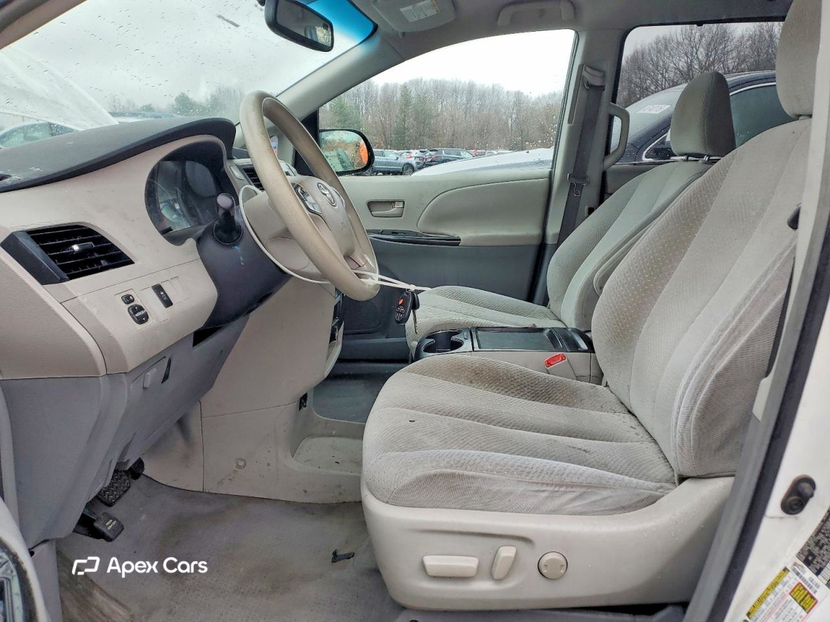 Toyota Sienna 2011