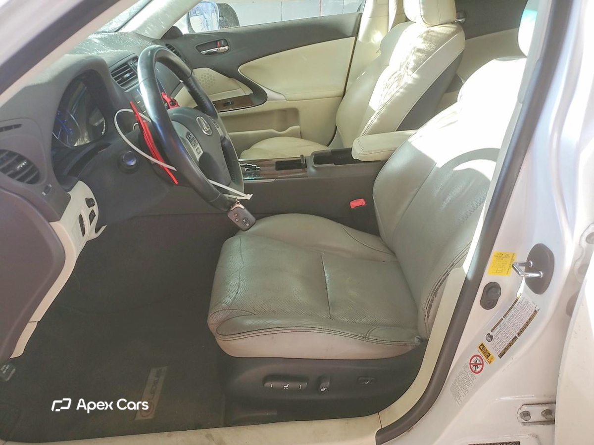 Lexus IS 2012