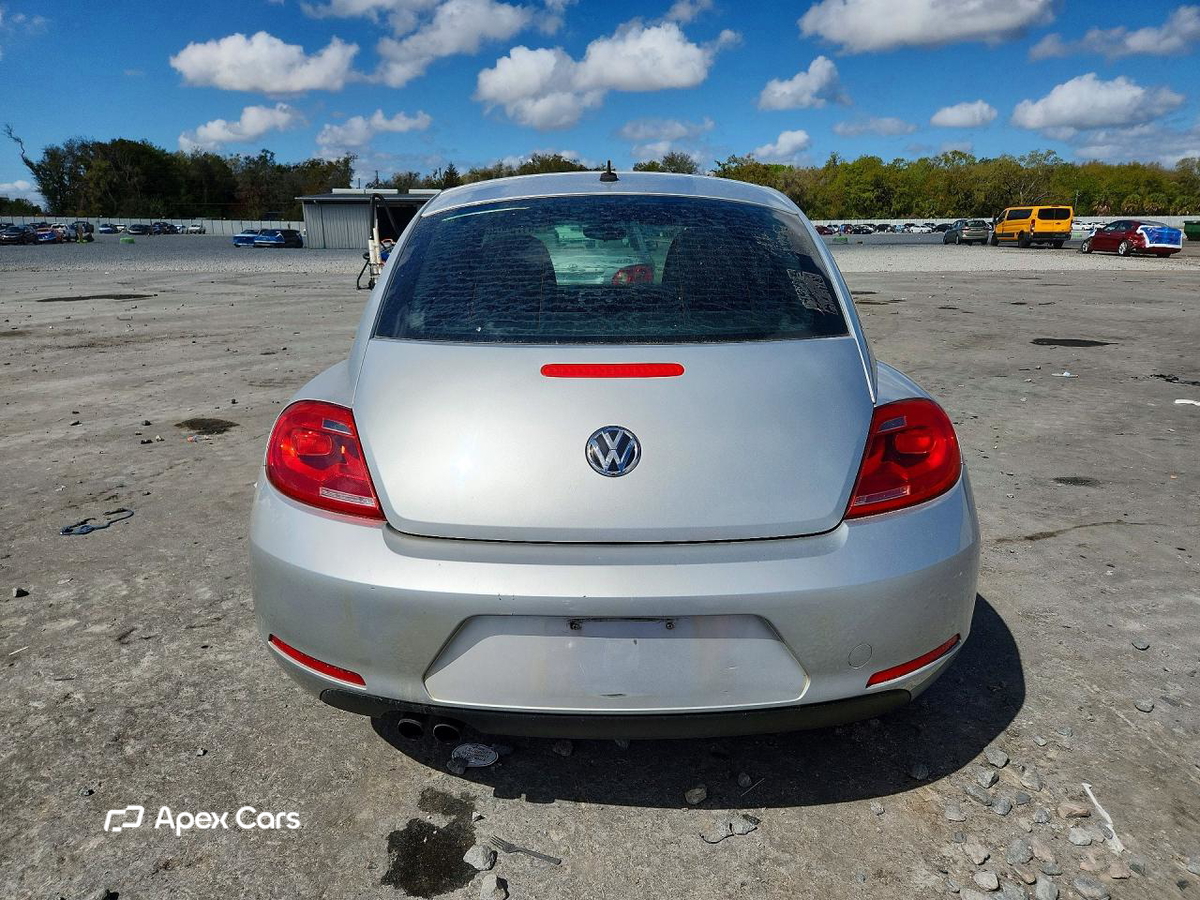 Volkswagen Beetle 2014