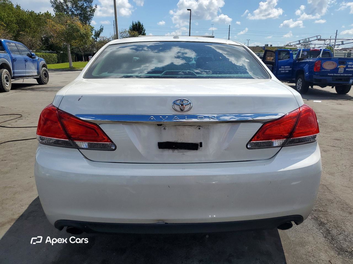 Toyota Avalon 2011