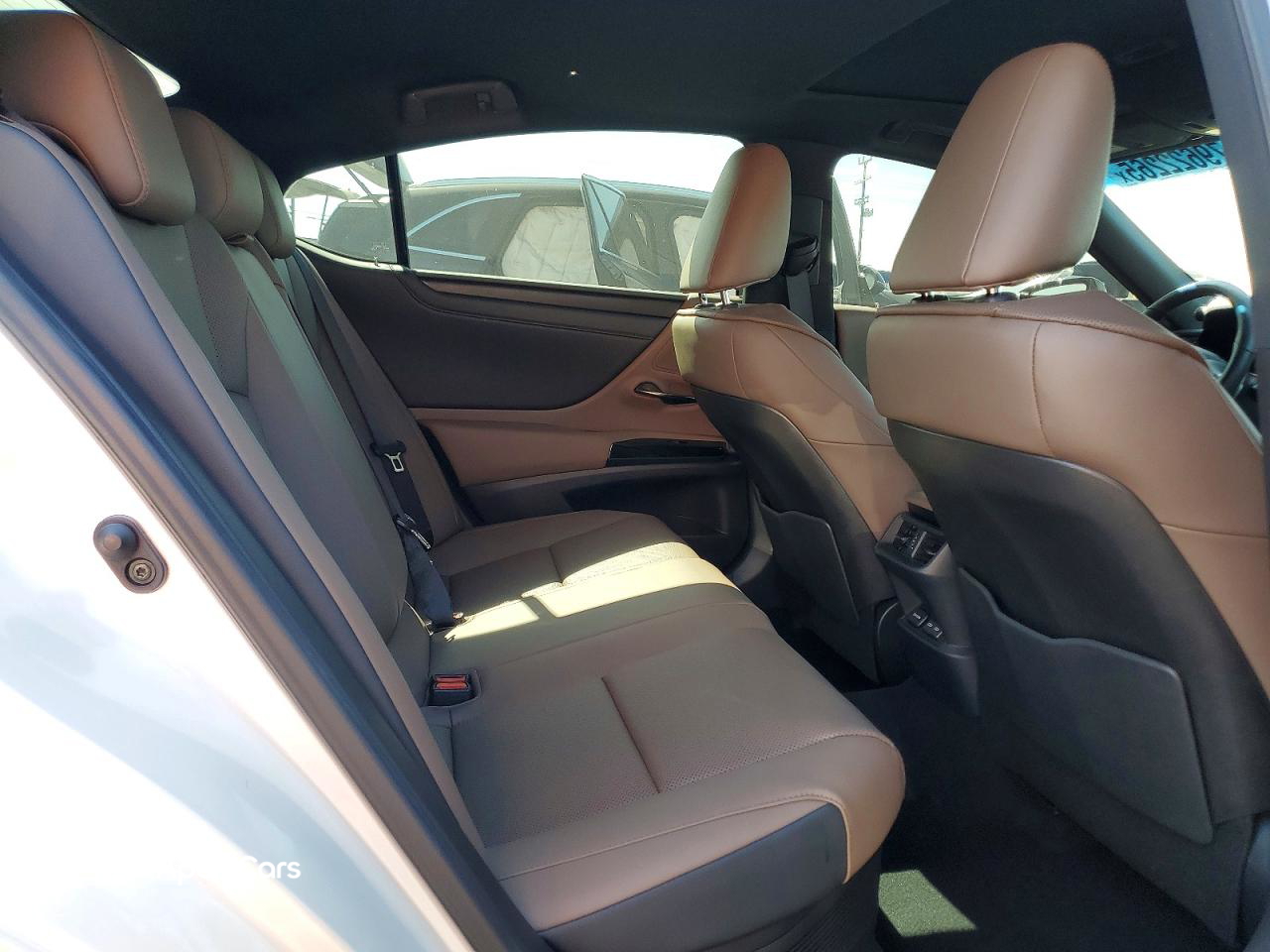 Lexus ES 2025