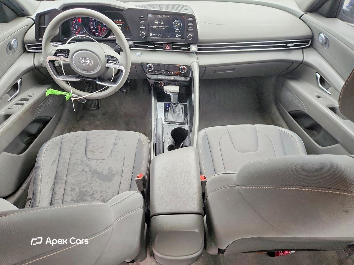 Hyundai Elantra 2021