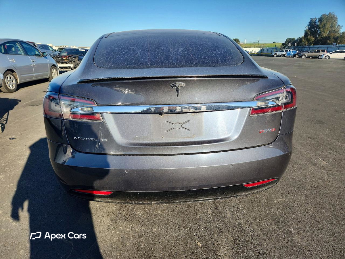 Tesla Model S 2016